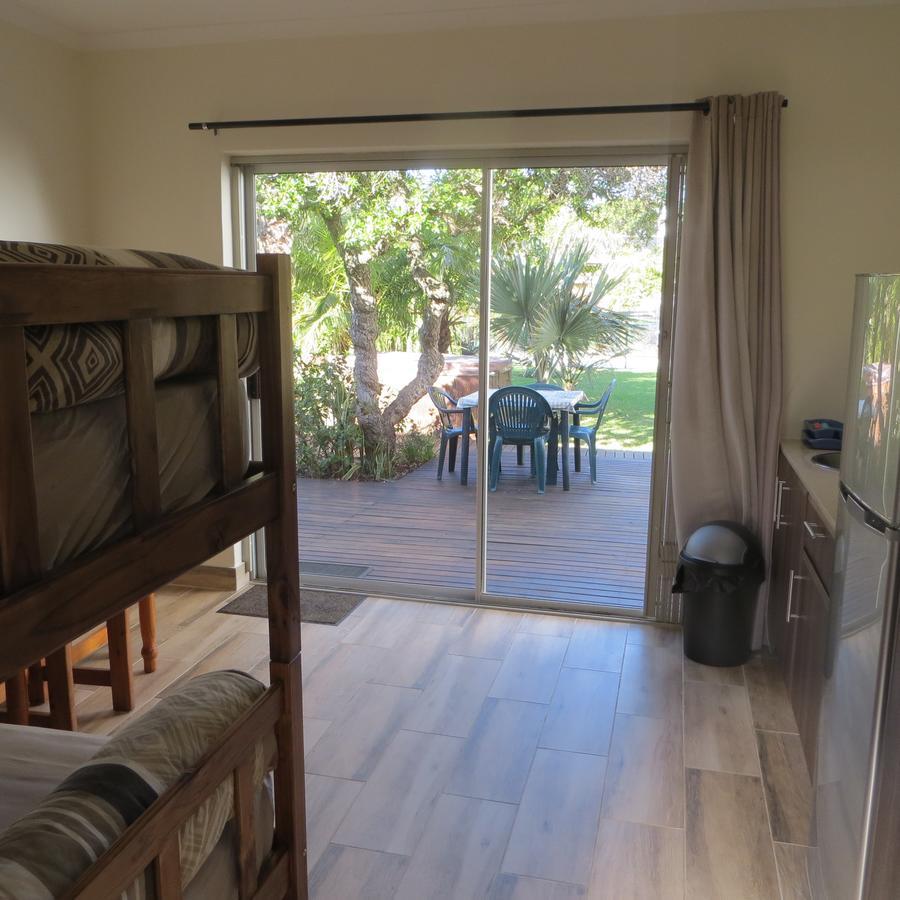 Cape Oasis Guesthouse Bloubergstrand Exterior photo